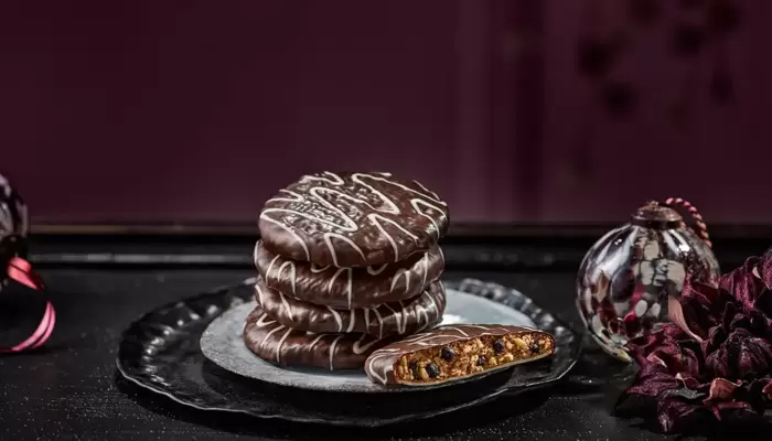 Wildheidelbeere-Marzipan-Elise